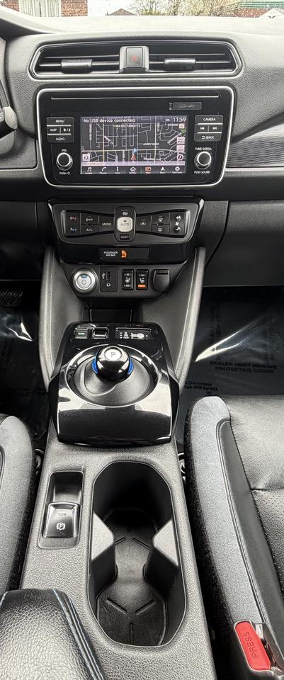 2018 Nissan Leaf SL Hatchback Photo