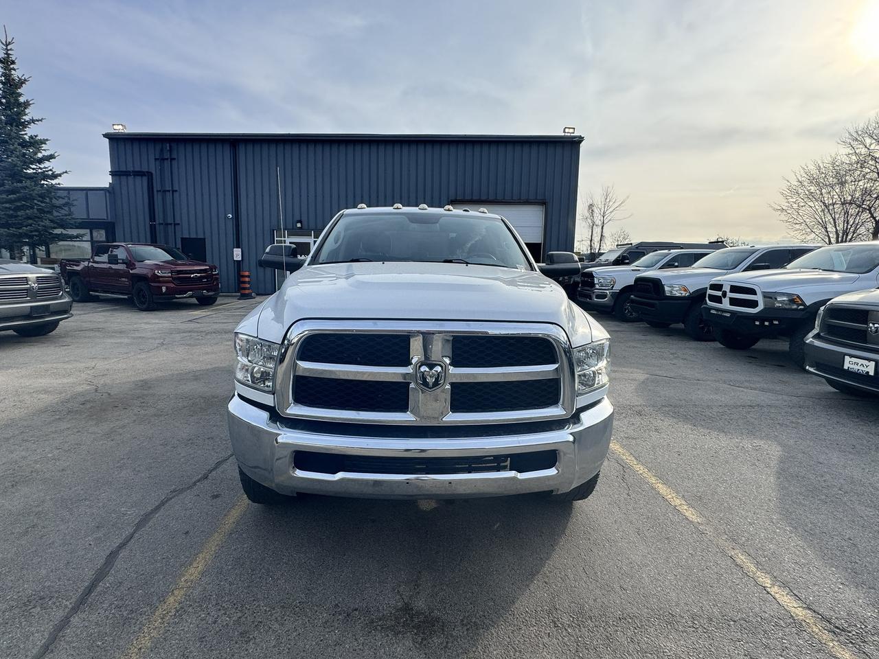 2018 RAM 2500 6'4L V8 Hemi Crew 4x4 Photo2