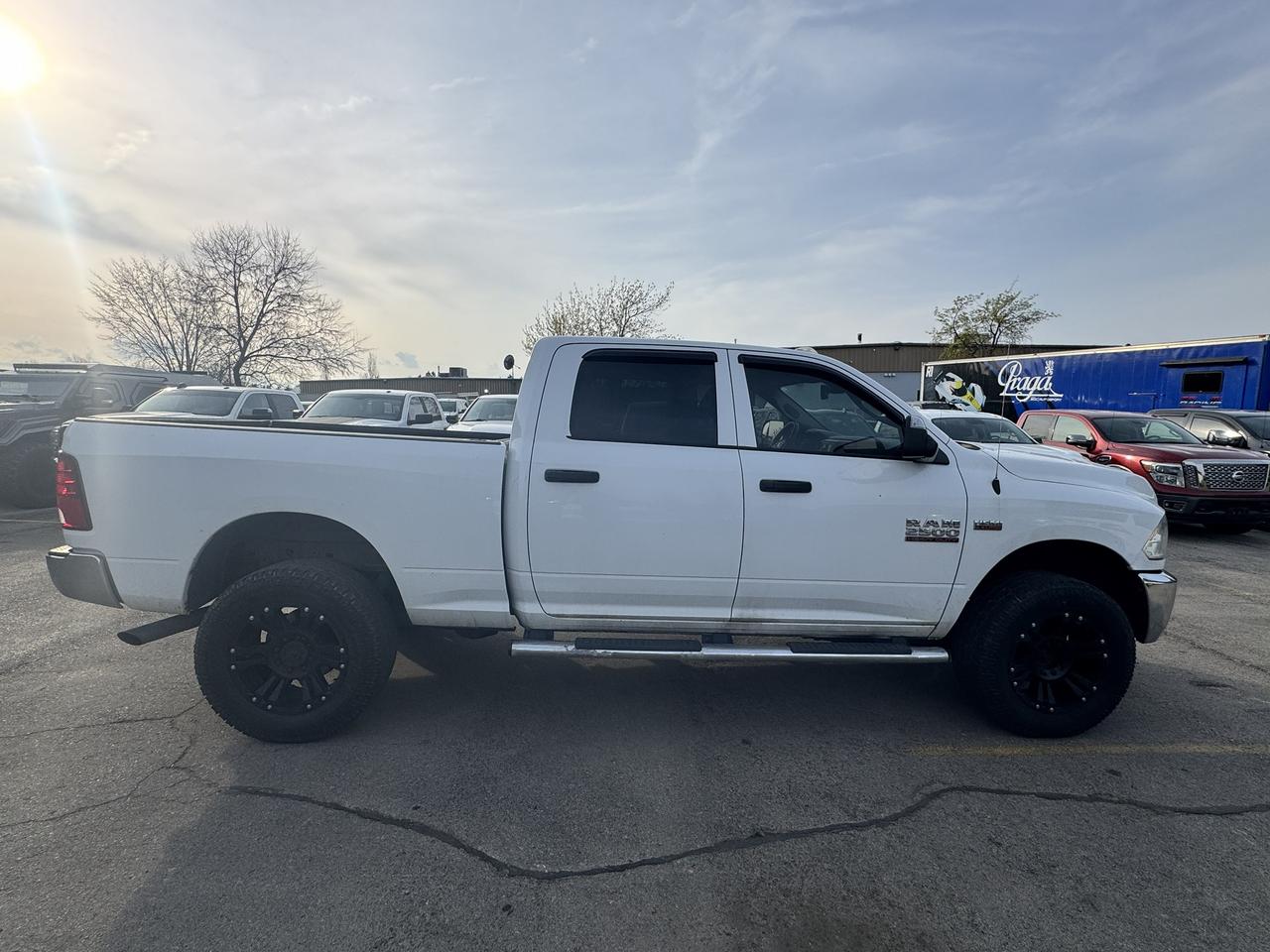 2018 RAM 2500 6'4L V8 Hemi Crew 4x4 Photo4
