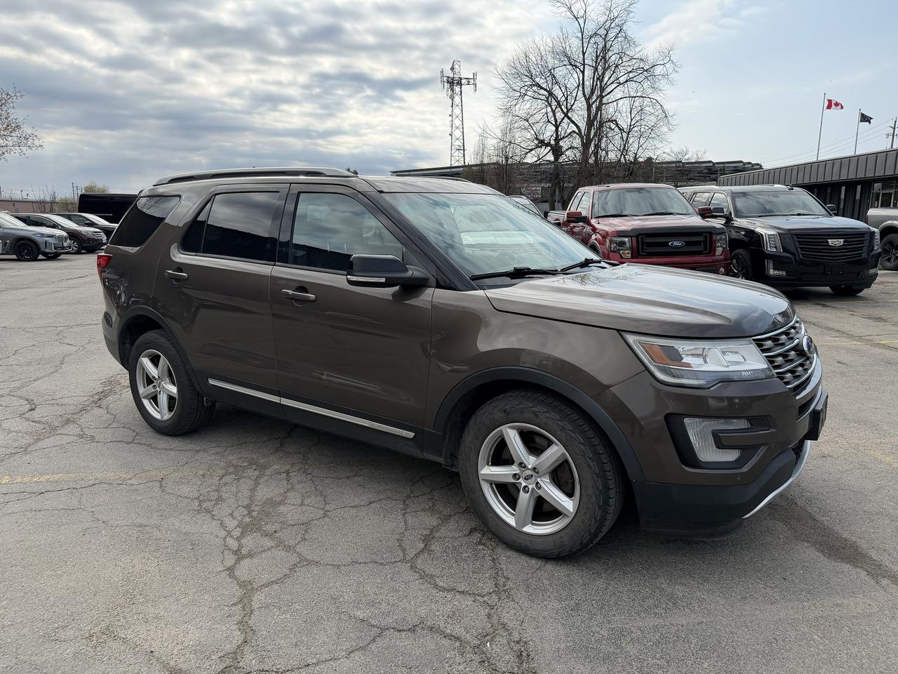2016 Ford Explorer XLT 4WD 2.3L 4 Cyl Photo2