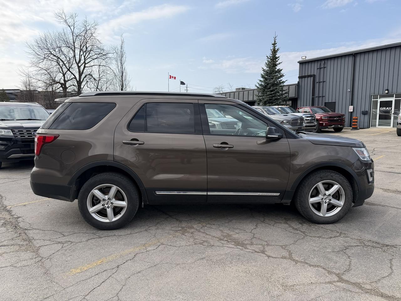 2016 Ford Explorer XLT 4WD 2.3L 4 Cyl Photo3