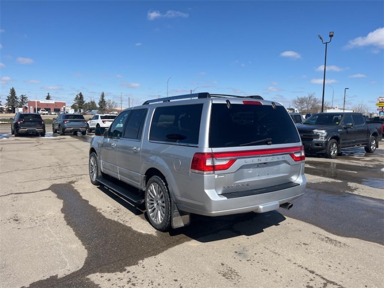 2017 Lincoln Navigator L Select  - Navigation Photo5