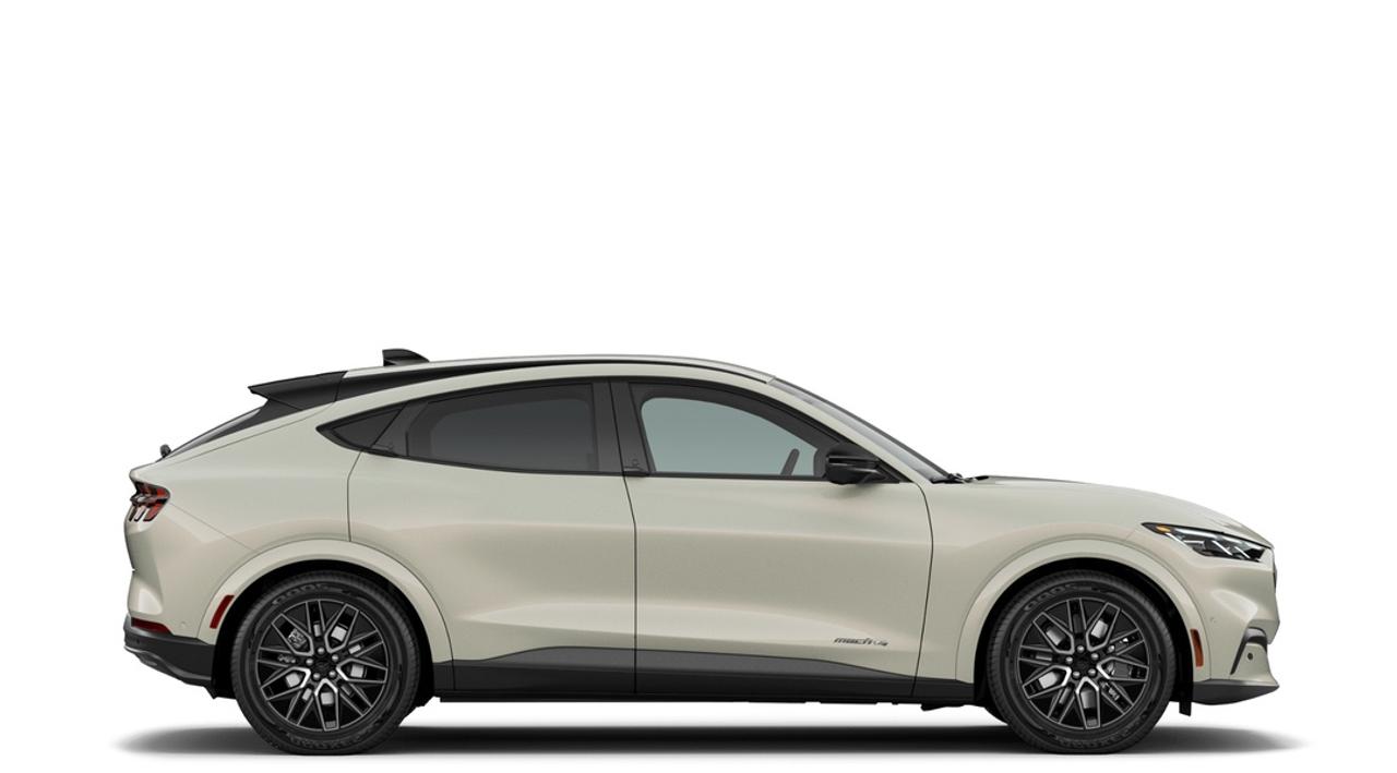 2026 Ford Mustang Mach-E Premium Photo4