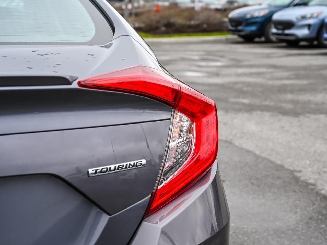 2020 Honda Civic Sedan Touring Photo