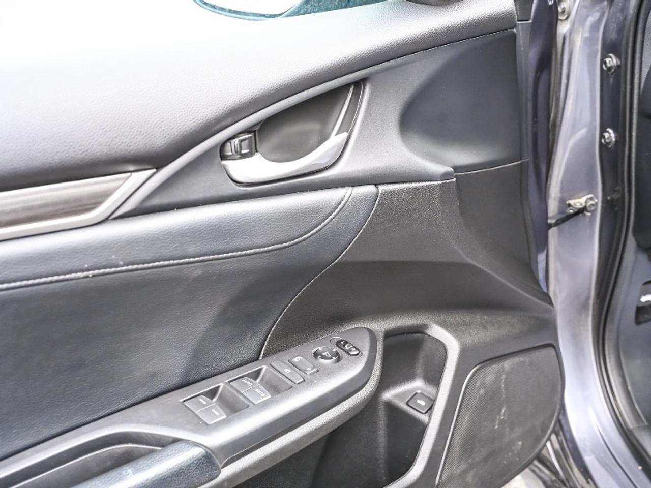 2020 Honda Civic Sedan Touring Photo