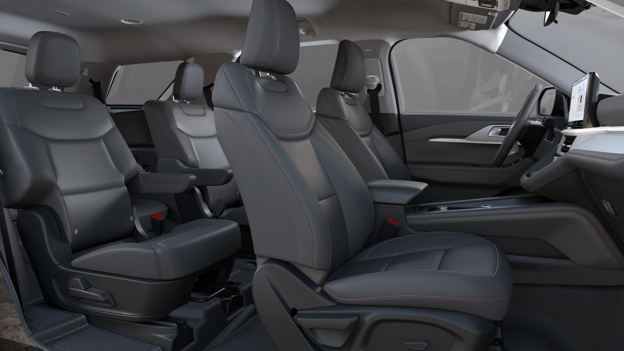 2025 Ford Explorer Active Photo