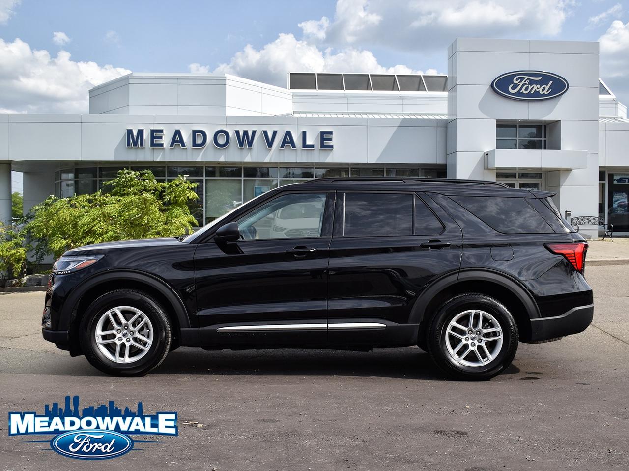 2025 Ford Explorer Active Photo