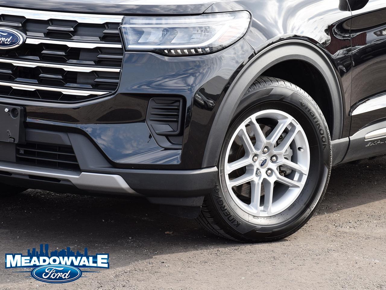 2025 Ford Explorer Active Photo