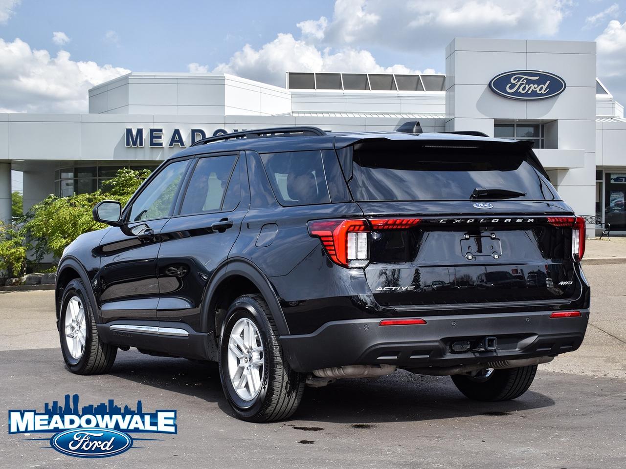 2025 Ford Explorer Active Photo