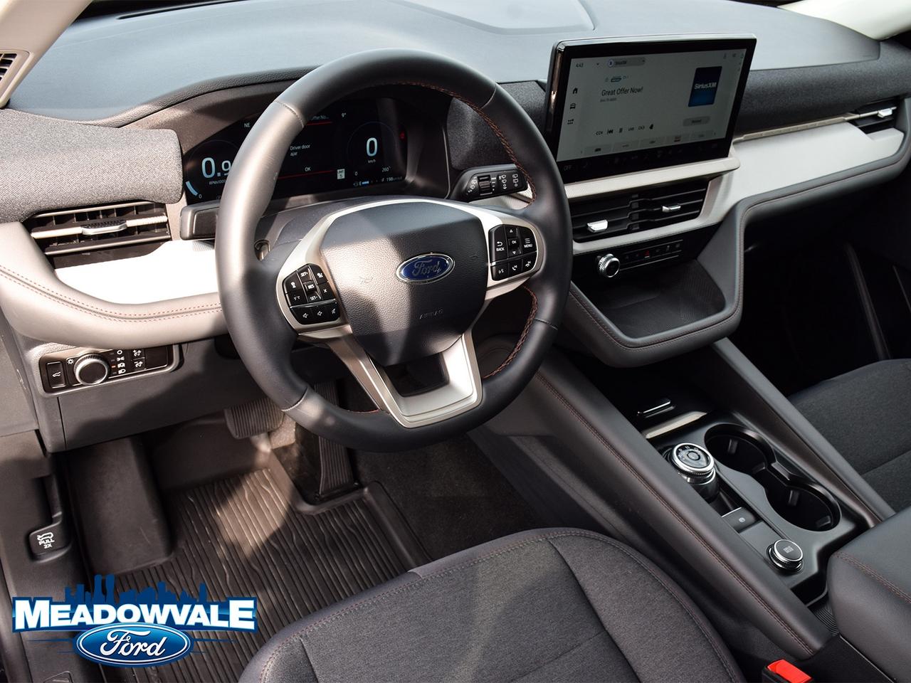 2025 Ford Explorer Active Photo