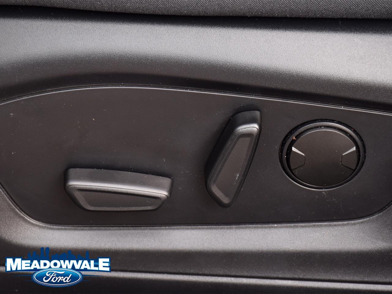 2025 Ford Explorer Active Photo