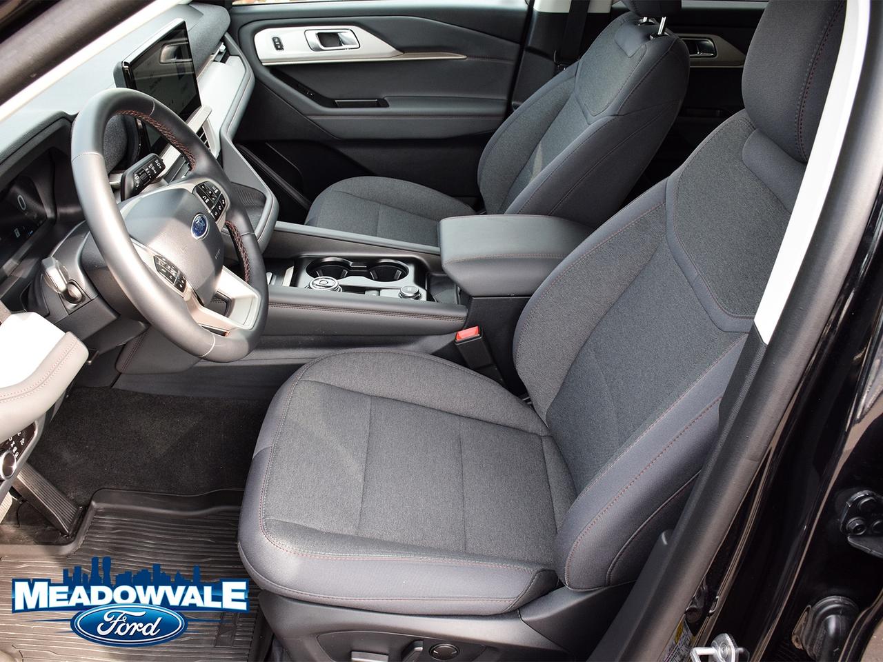 2025 Ford Explorer Active Photo