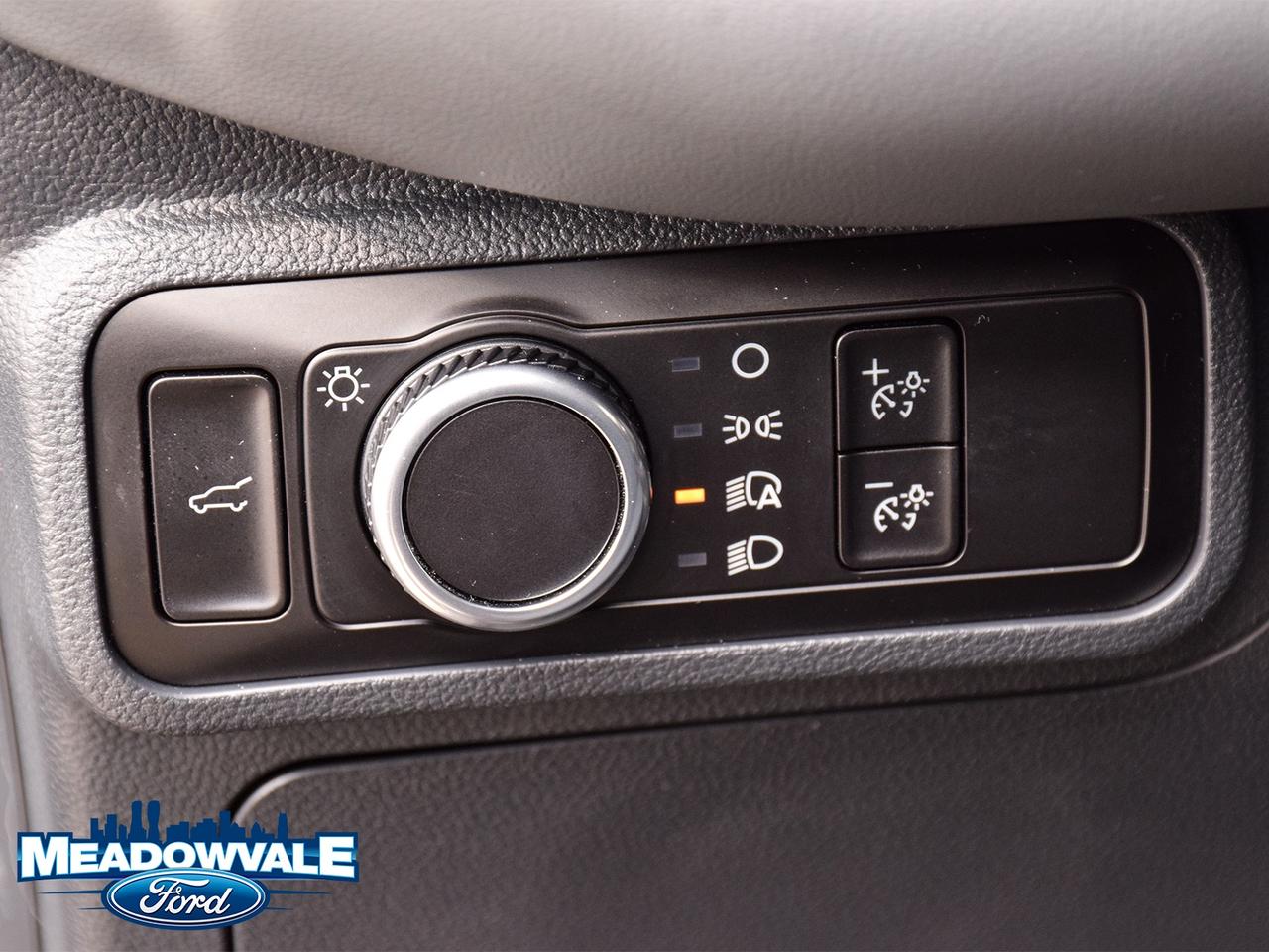 2025 Ford Explorer Active Photo