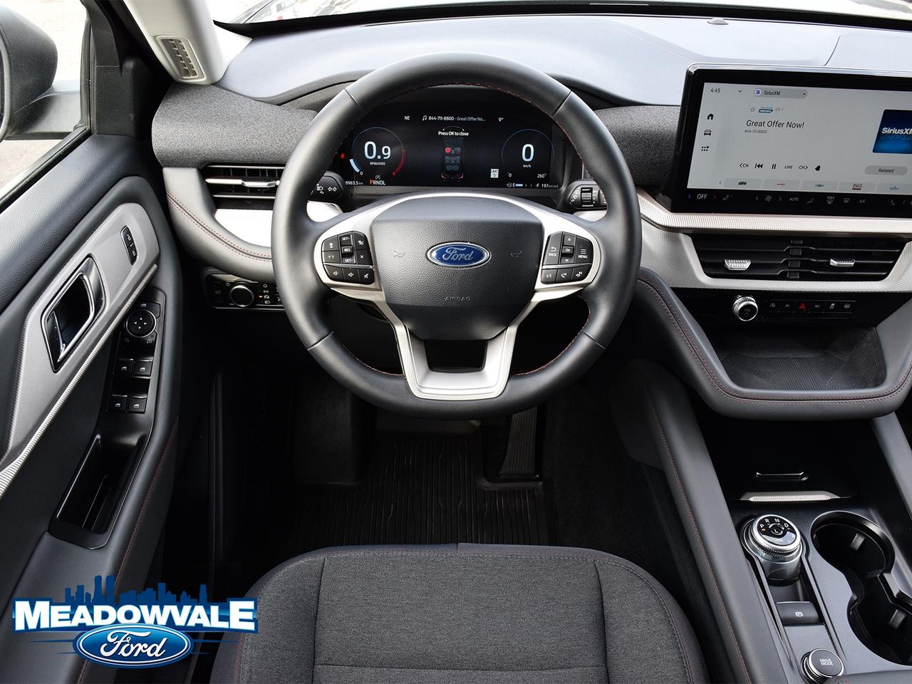 2025 Ford Explorer Active Photo