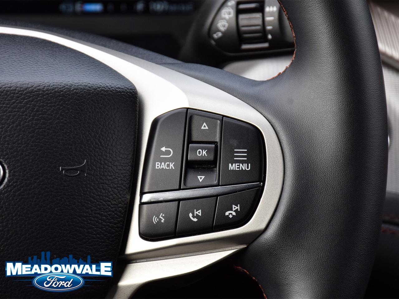 2025 Ford Explorer Active Photo