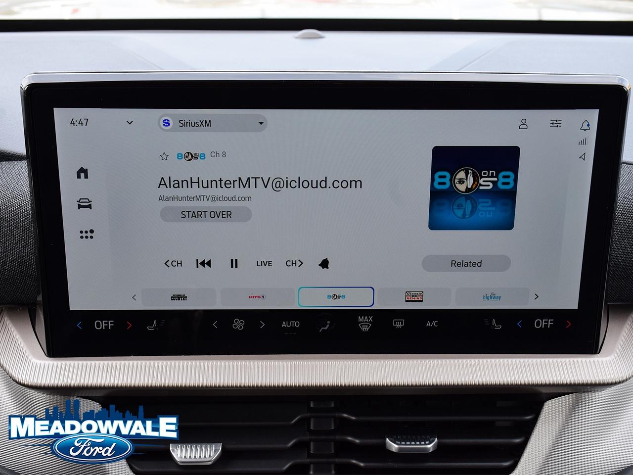 2025 Ford Explorer Active Photo