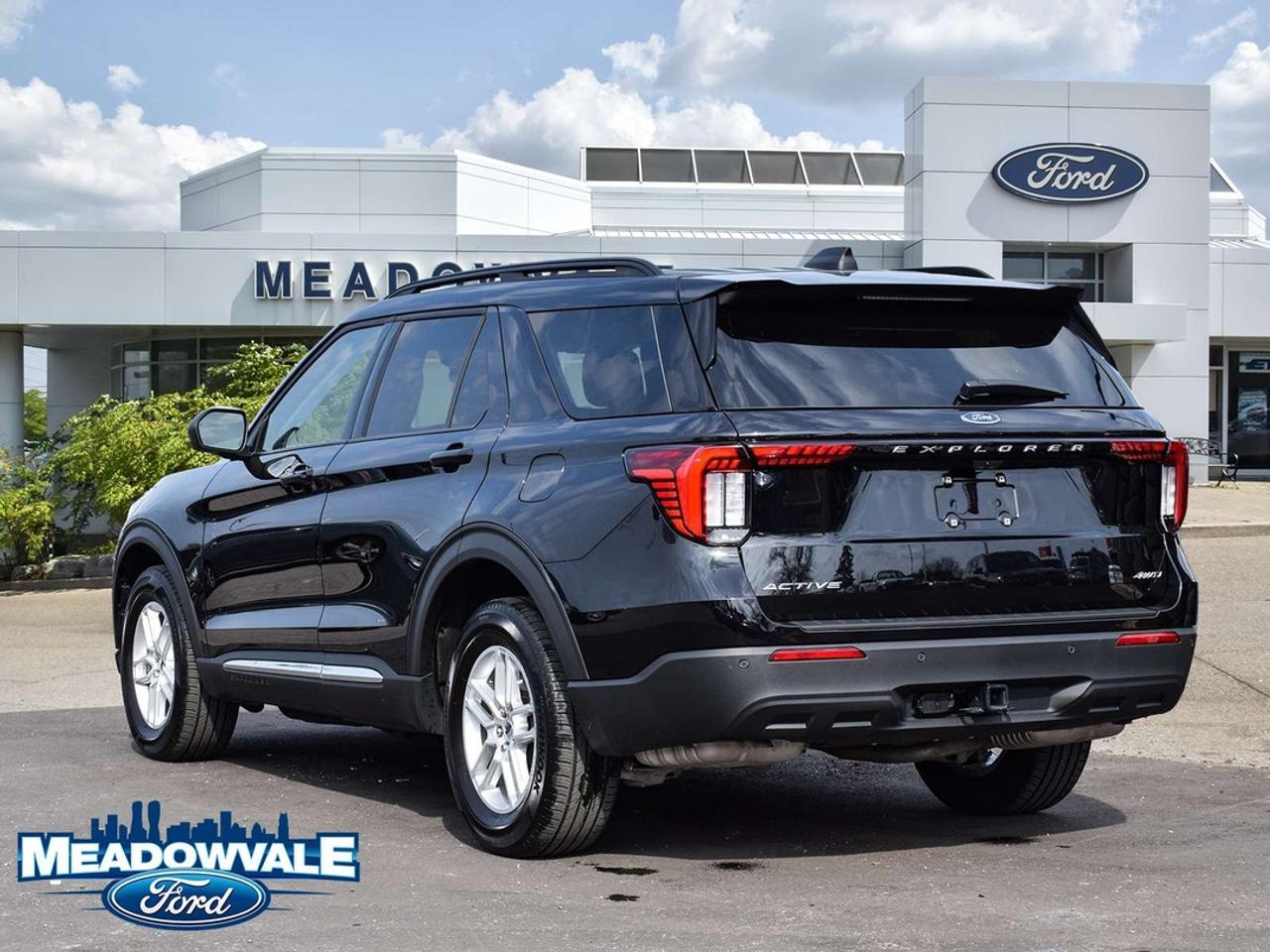 2025 Ford Explorer Active Photo