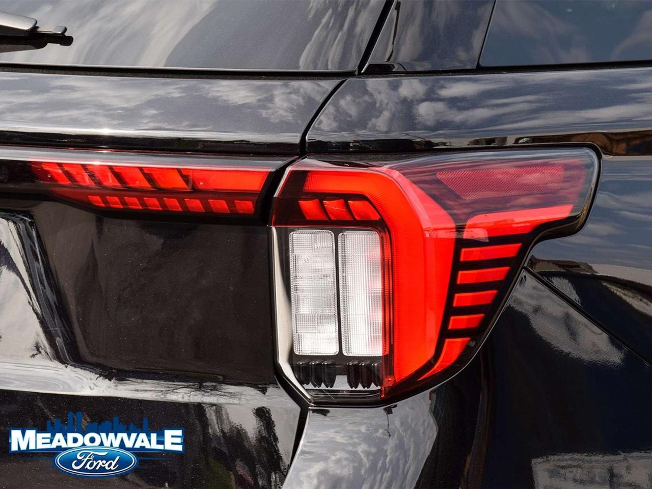 2025 Ford Explorer Active Photo