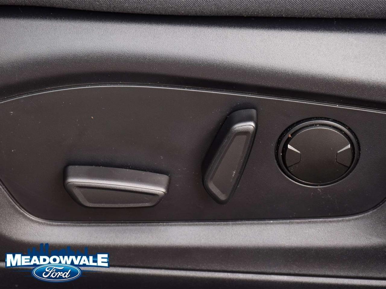 2025 Ford Explorer Active Photo