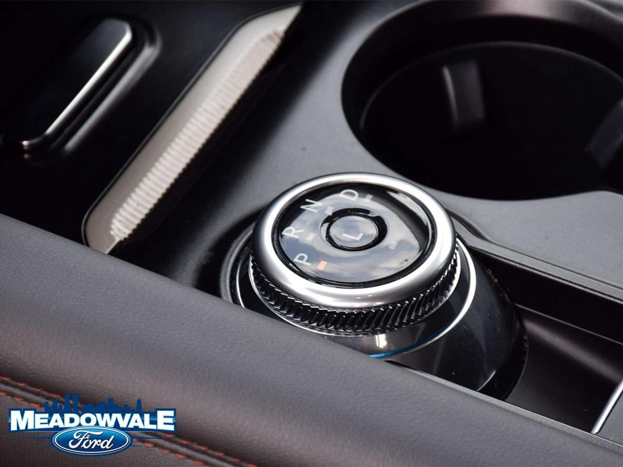 2025 Ford Explorer Active Photo