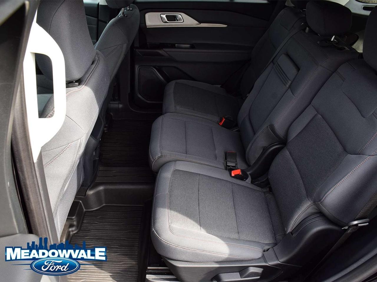 2025 Ford Explorer Active Photo