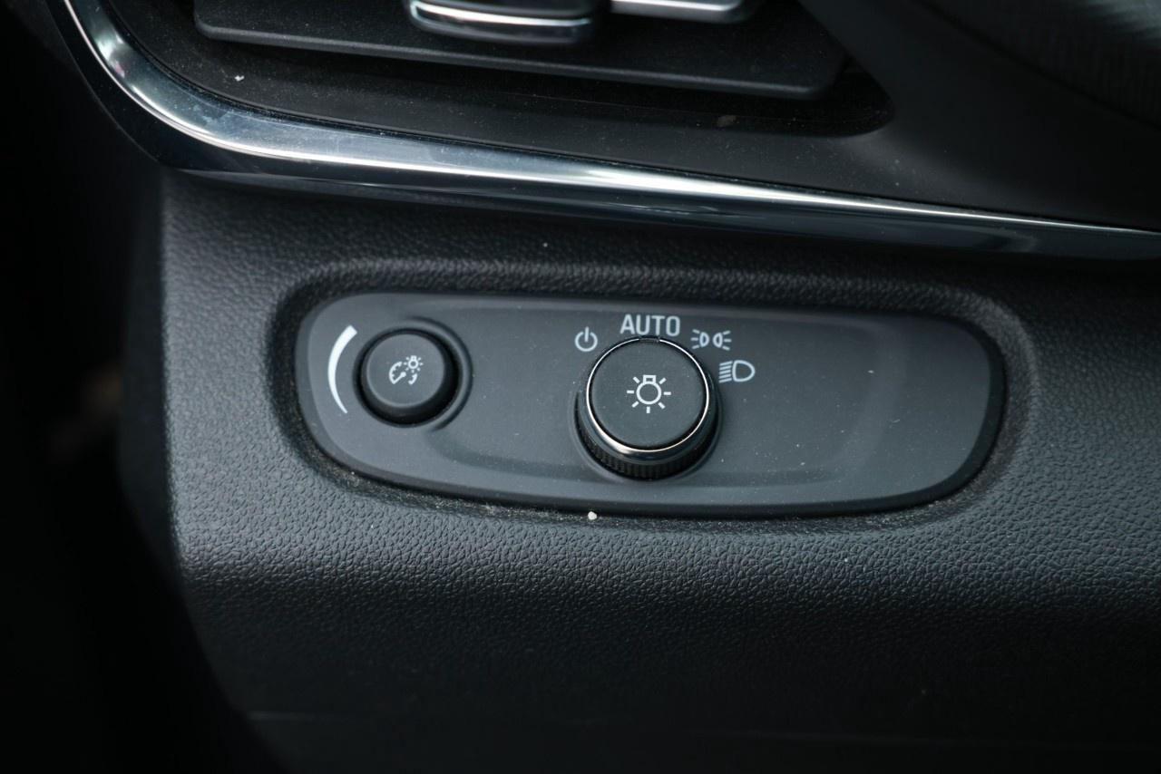 2024 Buick Envista FWD 4dr Preferred Photo