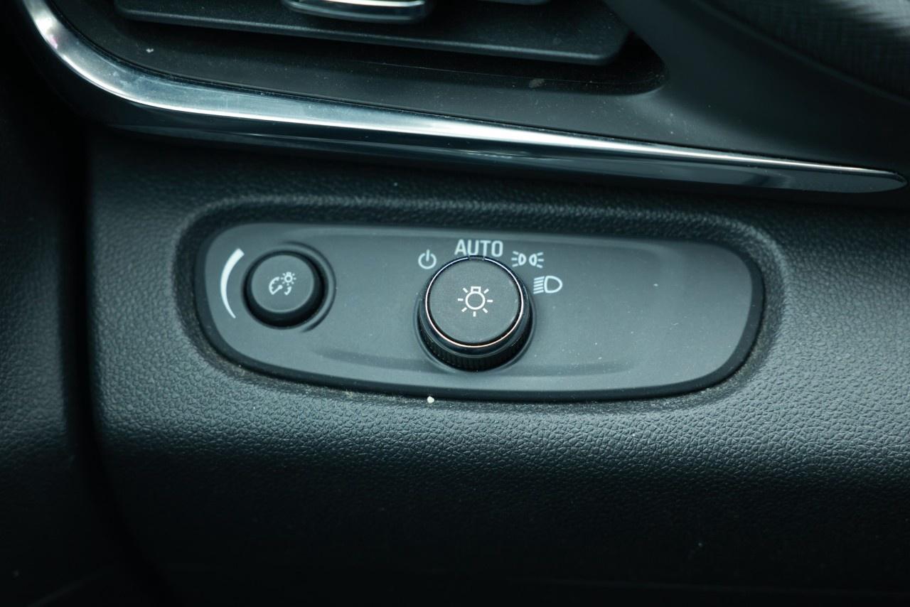 2024 Buick Envista FWD 4dr Preferred Photo