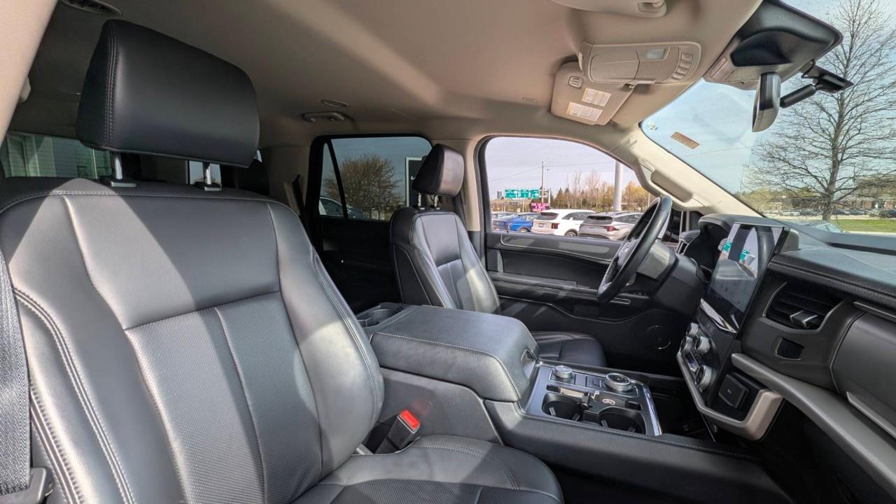 2023 Ford Expedition XLT 4X4 Photo
