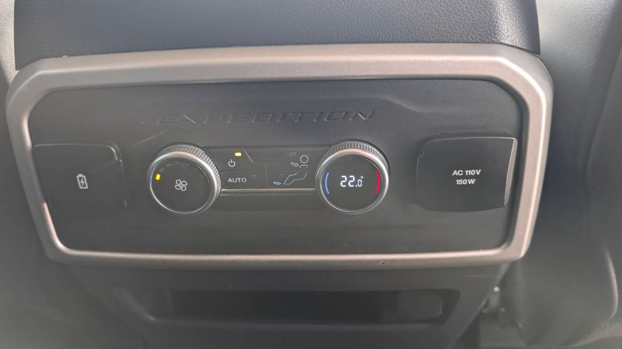 2023 Ford Expedition XLT 4X4 Photo