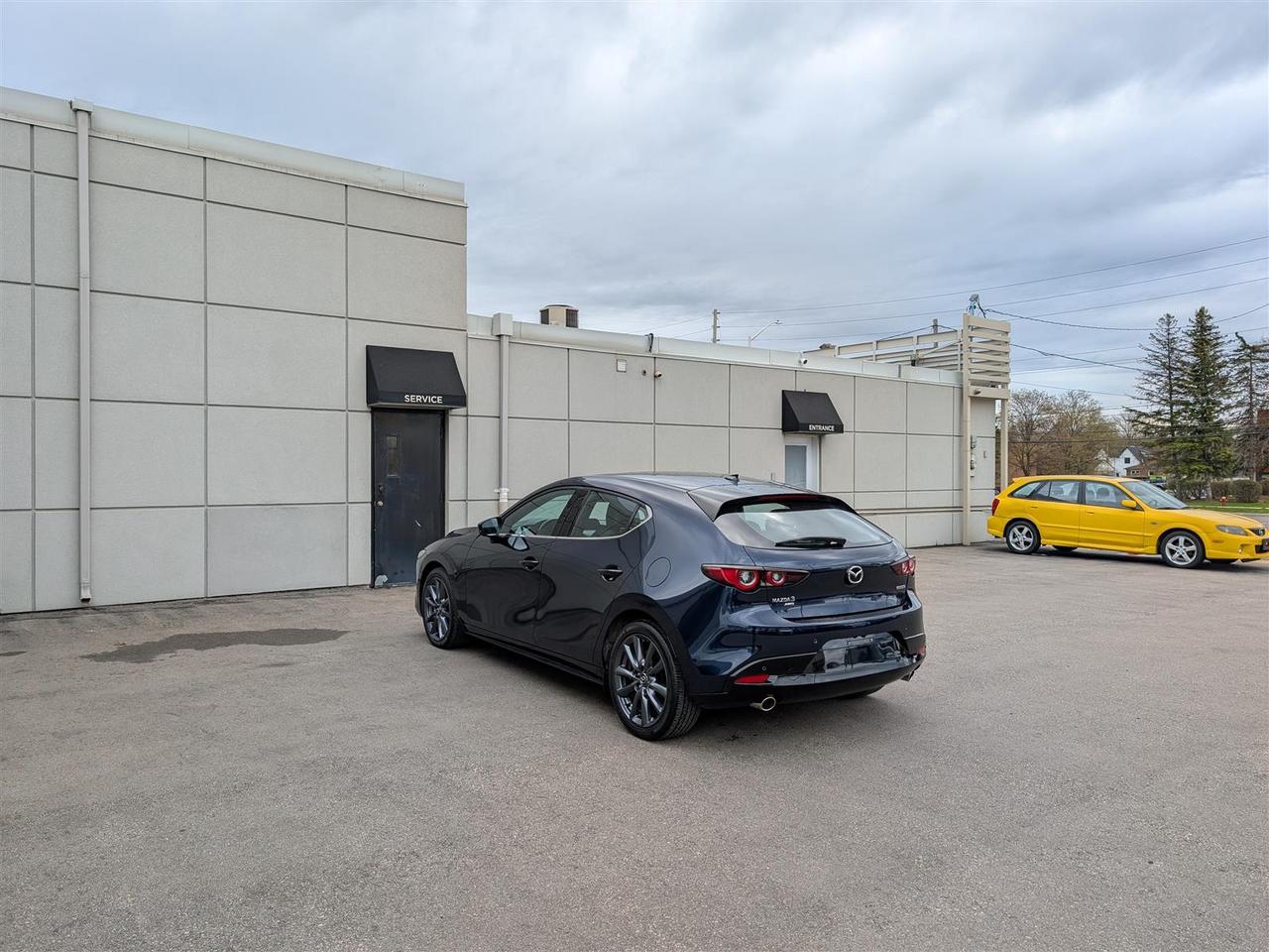 2023 Mazda MAZDA3 GT AWD - HATCH - SUNROOF - NAVI - 360 CAM - LEATHER Photo2