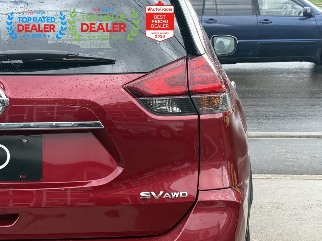 2018 Nissan Rogue SV AWD | PANO | REAR CAM | HEATED SEATS Photo