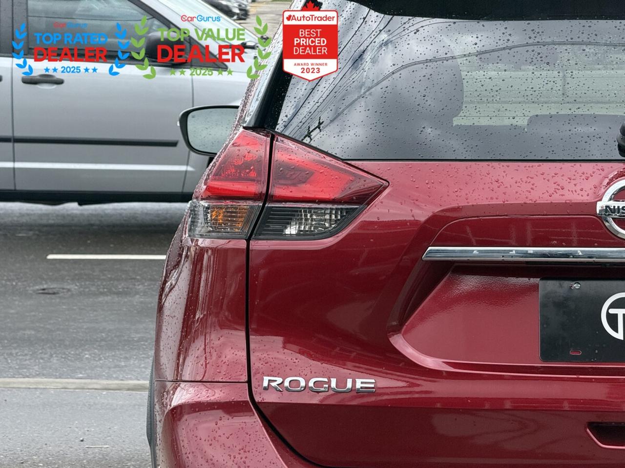 2018 Nissan Rogue SV AWD | PANO | REAR CAM | HEATED SEATS Photo