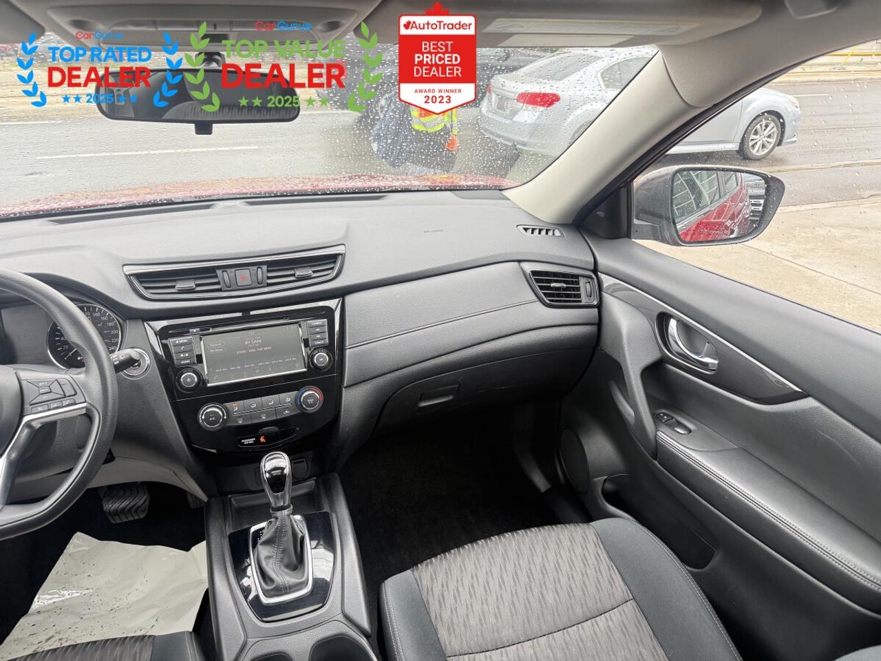 2018 Nissan Rogue SV AWD | PANO | REAR CAM | HEATED SEATS Photo