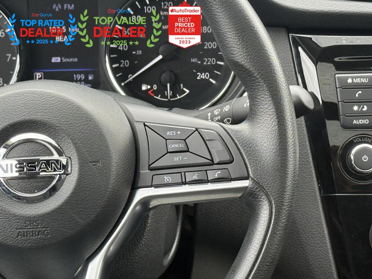 2018 Nissan Rogue SV AWD | PANO | REAR CAM | HEATED SEATS Photo