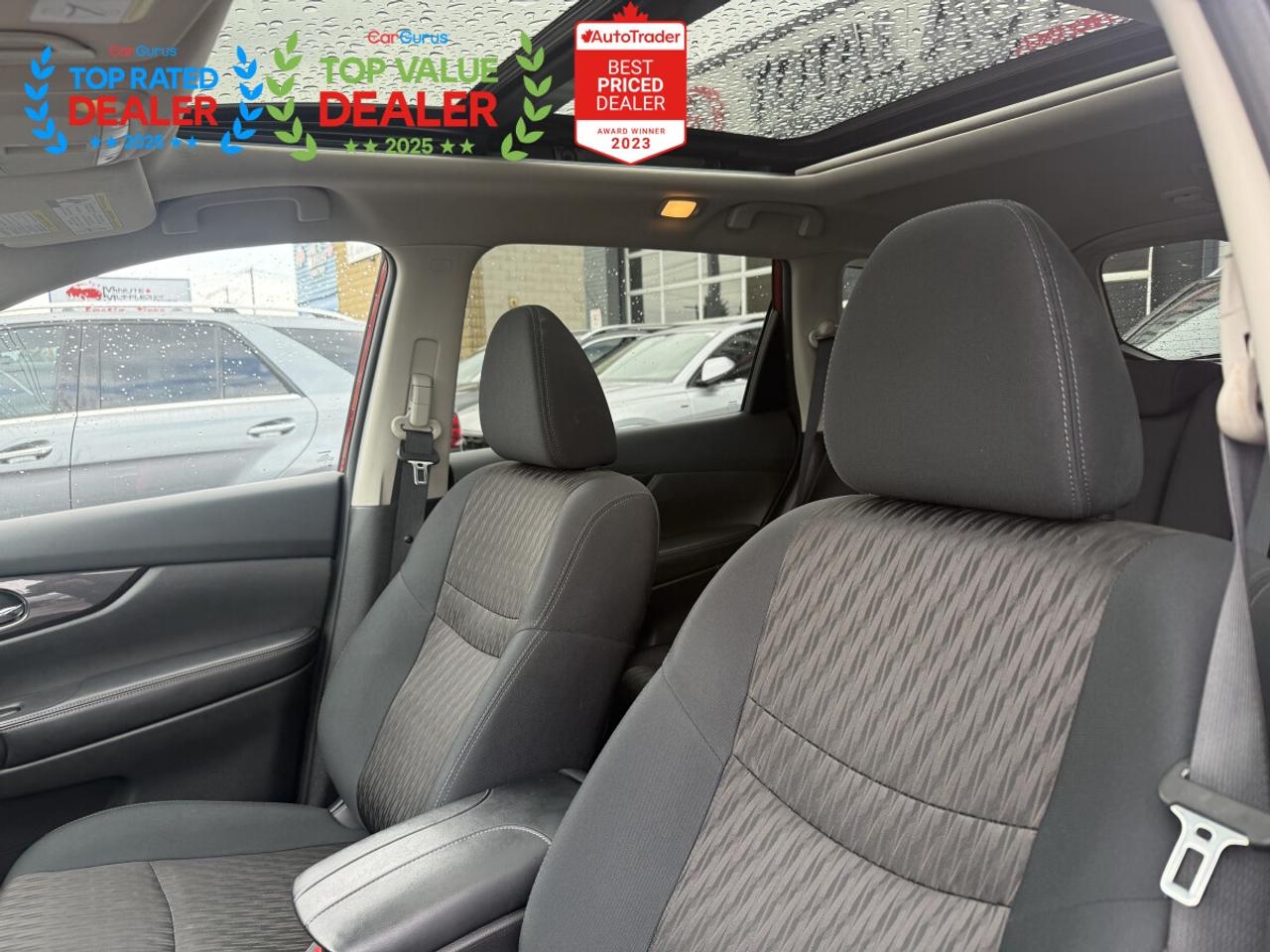 2018 Nissan Rogue SV AWD | PANO | REAR CAM | HEATED SEATS Photo
