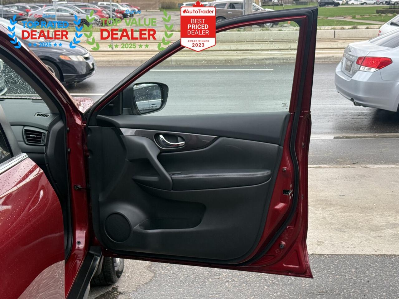 2018 Nissan Rogue SV AWD | PANO | REAR CAM | HEATED SEATS Photo