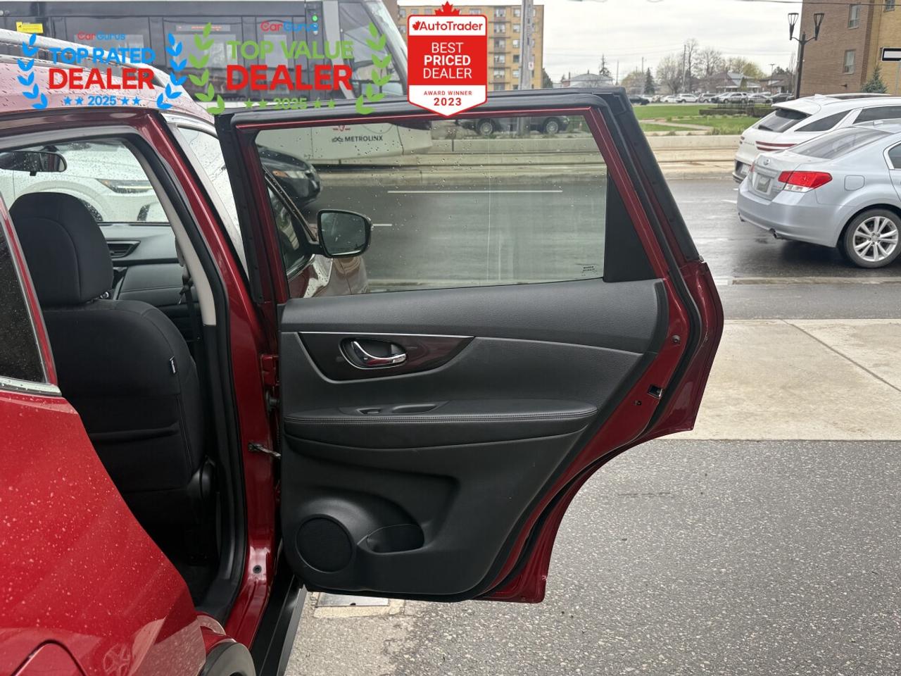 2018 Nissan Rogue SV AWD | PANO | REAR CAM | HEATED SEATS Photo