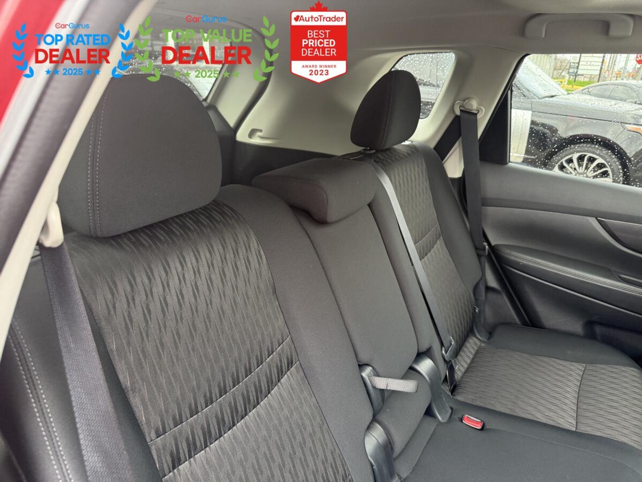 2018 Nissan Rogue SV AWD | PANO | REAR CAM | HEATED SEATS Photo