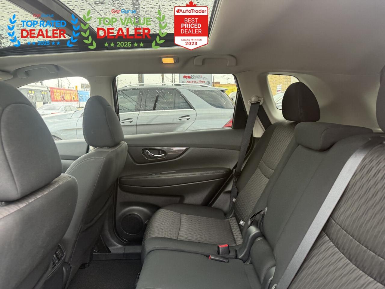 2018 Nissan Rogue SV AWD | PANO | REAR CAM | HEATED SEATS Photo