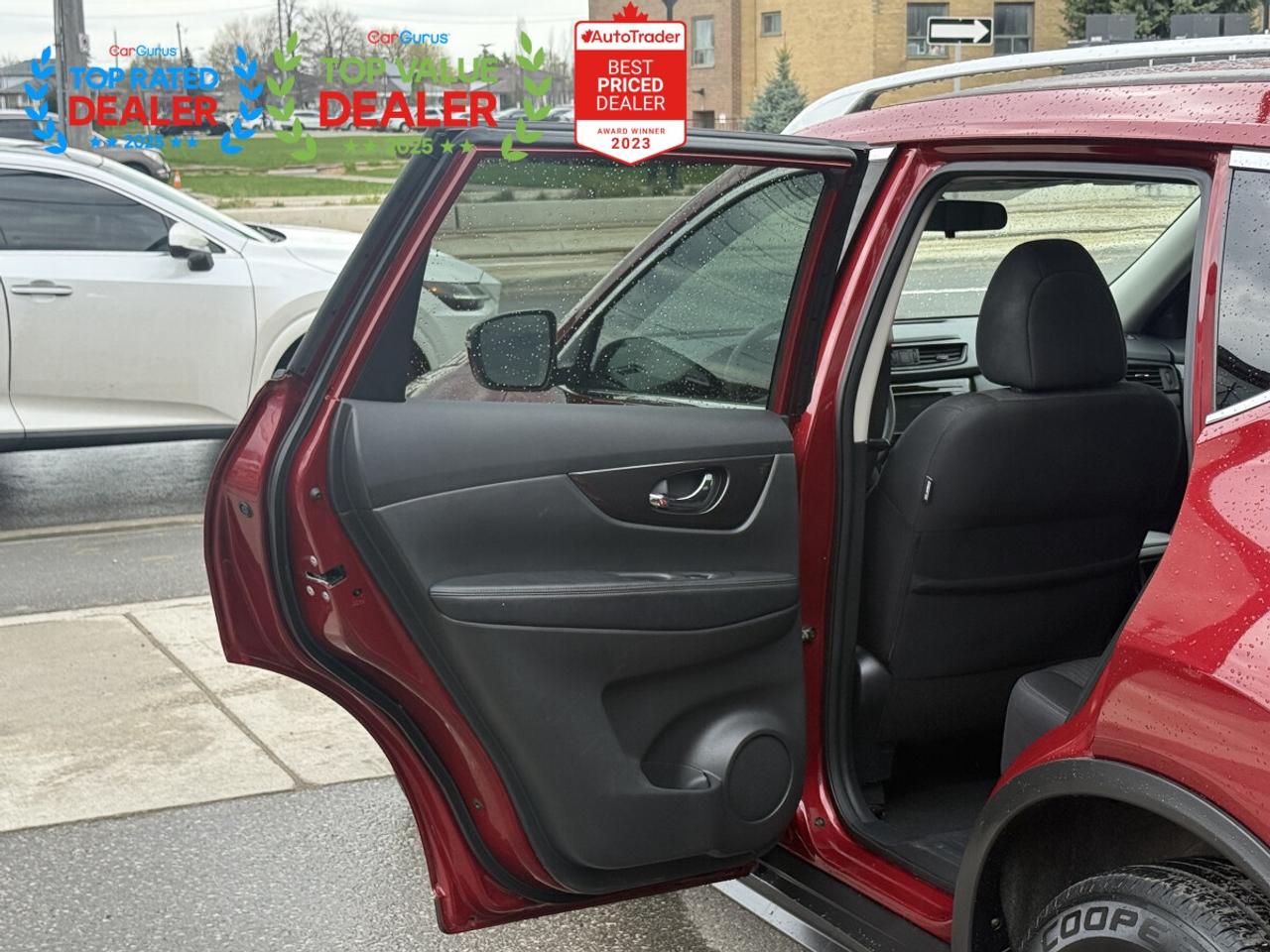 2018 Nissan Rogue SV AWD | PANO | REAR CAM | HEATED SEATS Photo