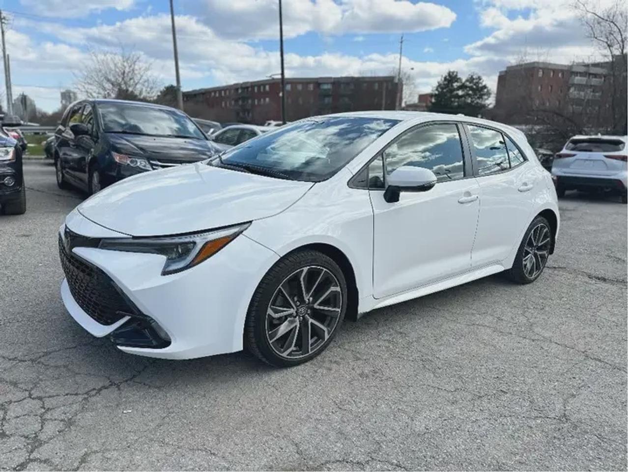 2025 Toyota Corolla Hatchback SE Photo