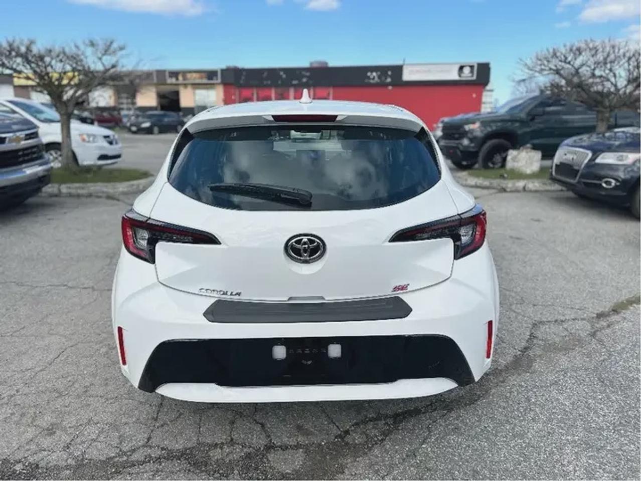 2025 Toyota Corolla Hatchback SE Photo