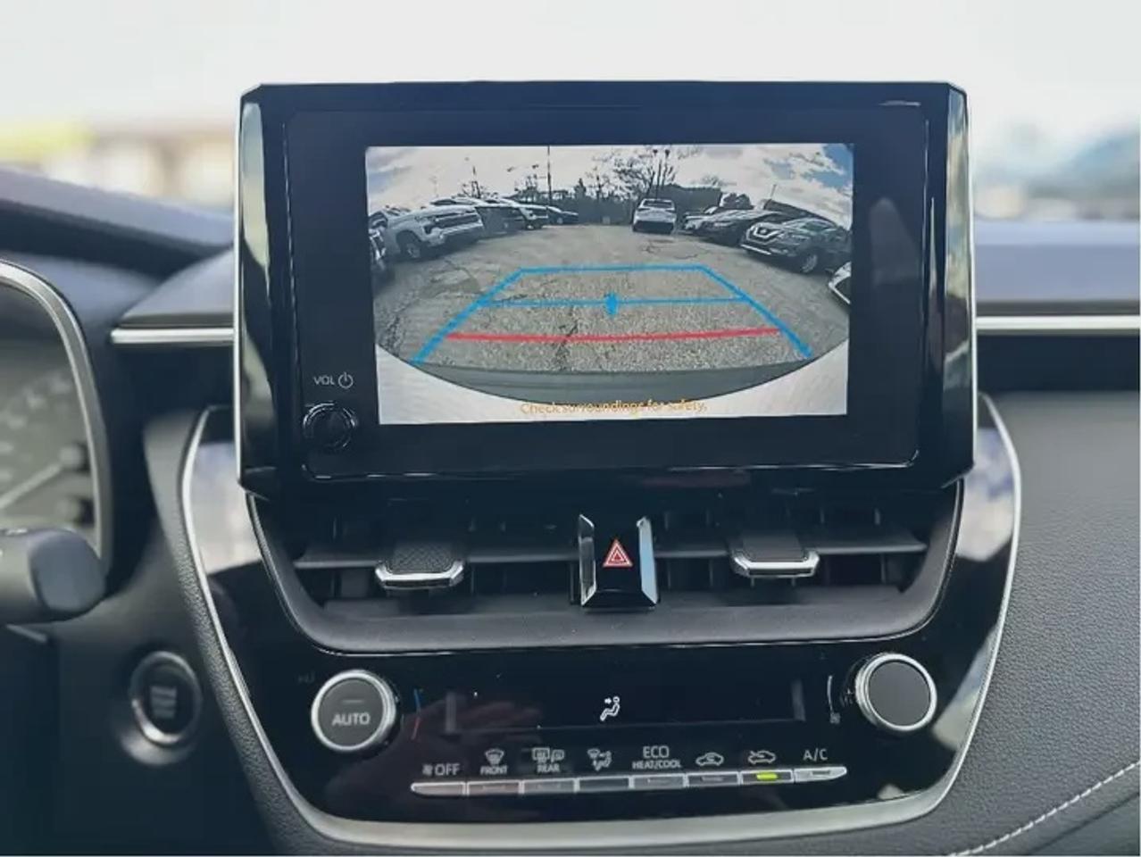 2025 Toyota Corolla Hatchback SE Photo