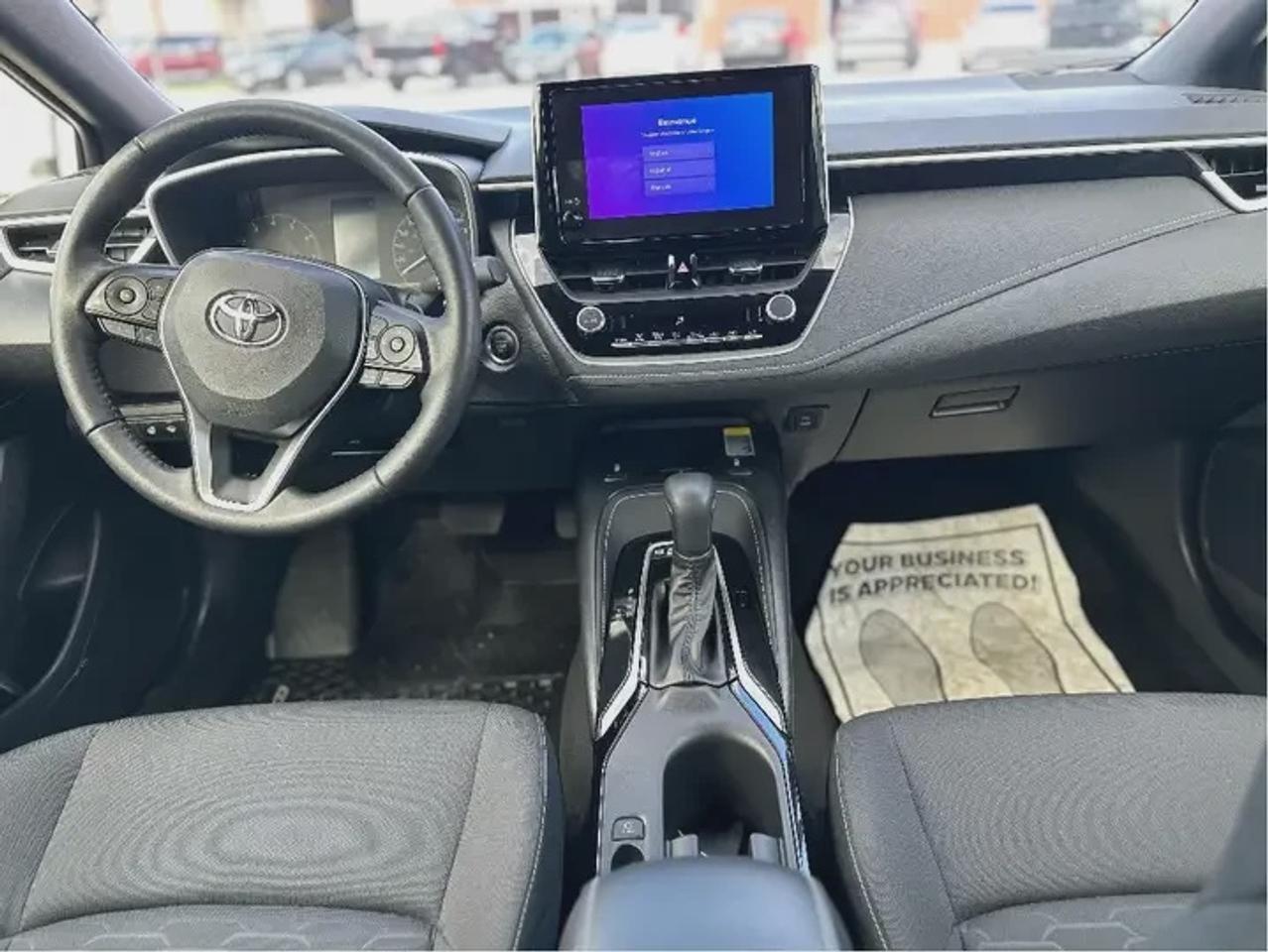 2025 Toyota Corolla Hatchback SE Photo