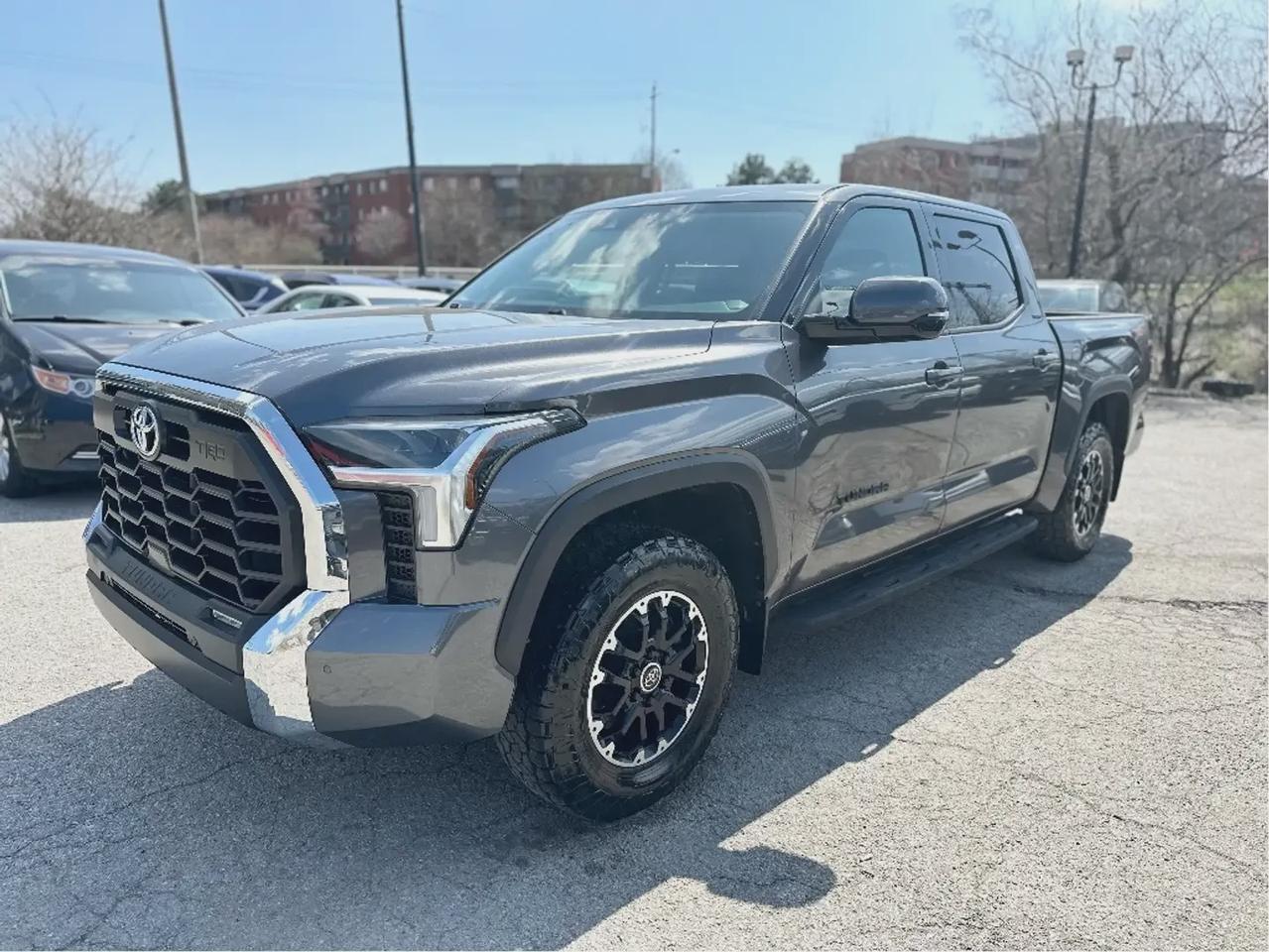 2022 Toyota Tundra TRD OFF ROAD Photo2
