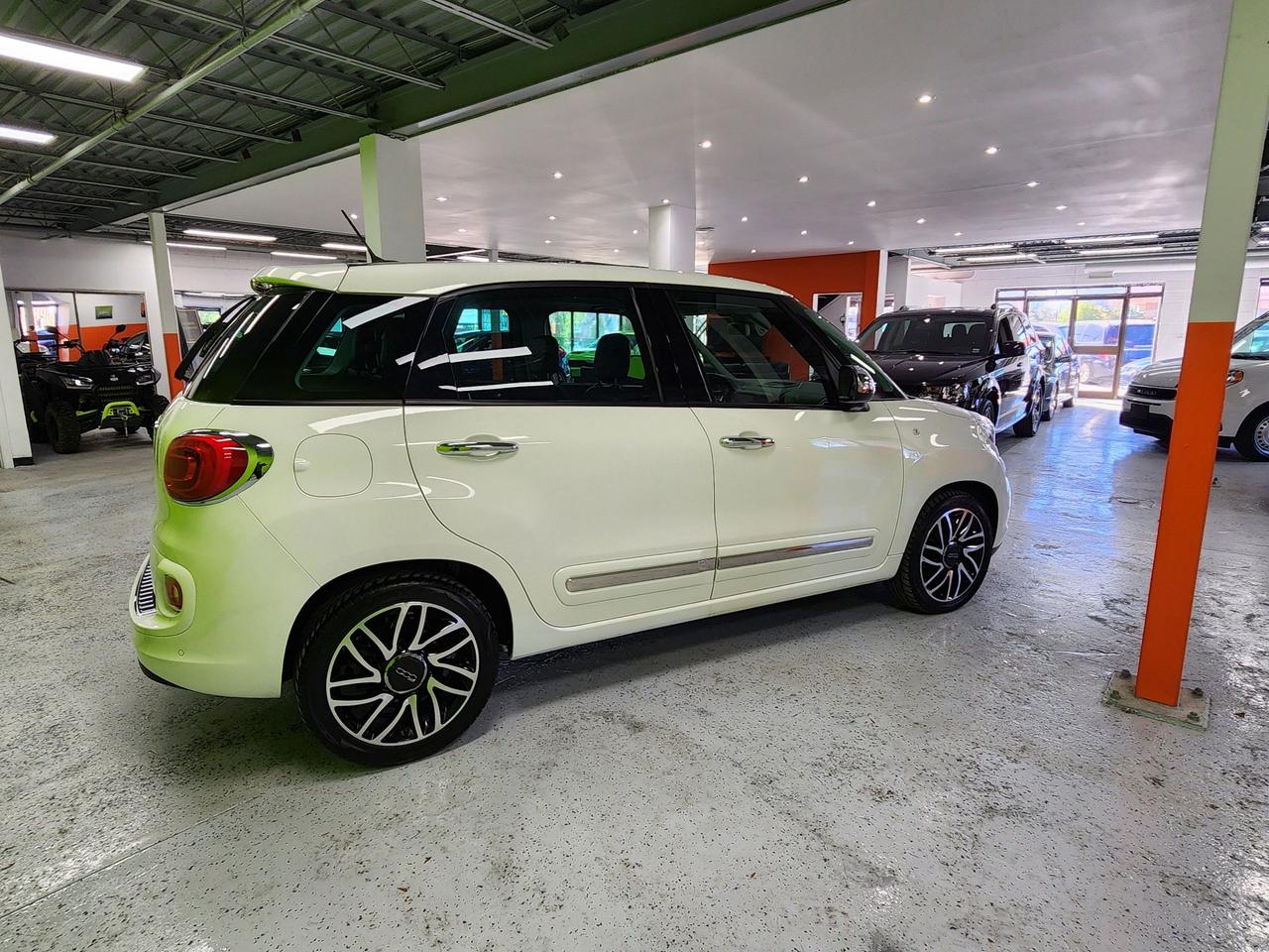 2014 Fiat 500L Lounge Sunroof Leather Heated Seats Photo