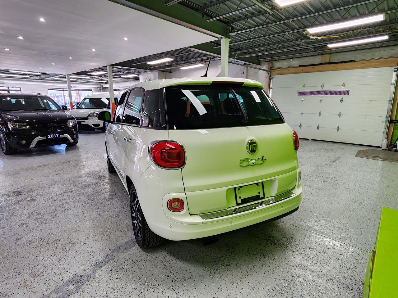 2014 Fiat 500L Lounge Sunroof Leather Heated Seats Photo