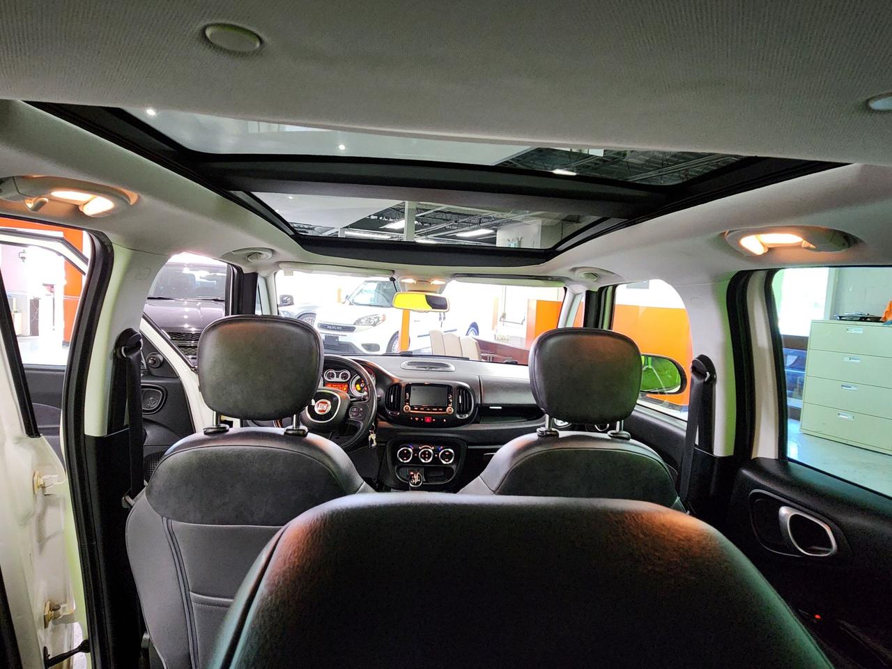 2014 Fiat 500L Lounge Sunroof Leather Heated Seats Photo