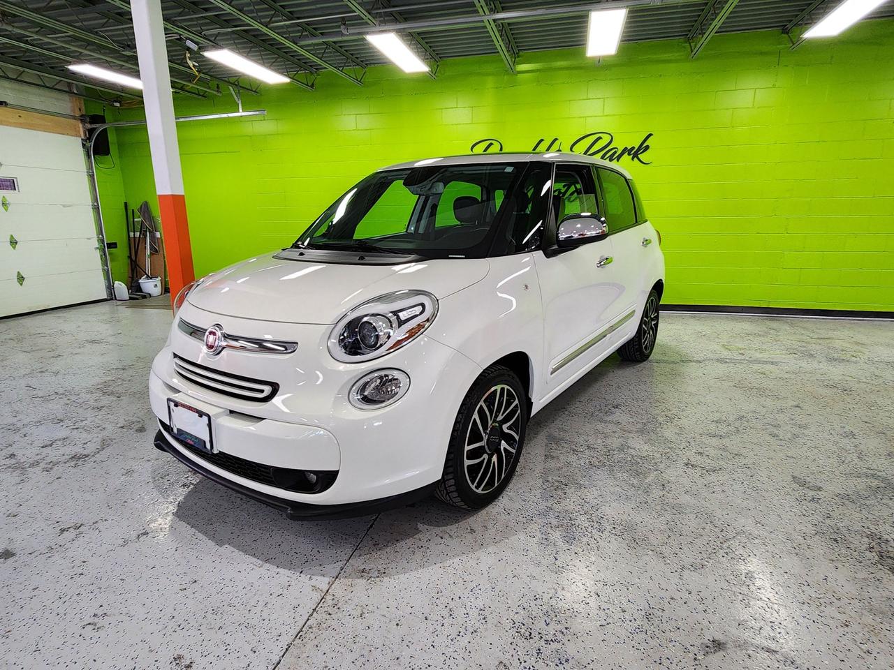 2014 Fiat 500L Lounge Sunroof Leather Heated Seats Photo