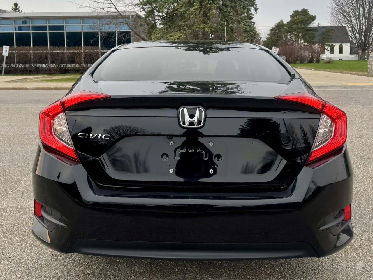 2018 Honda Civic LX - No Accidents - Certified Photo4